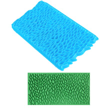 Load image into Gallery viewer, FineDecor Leaf Pattern Shape Fondant Quilt Mold Embosser Biscuit Mold Cookie Cutter For Cupcake Decoration And Cake Decorating DIY Tool - FD 3267