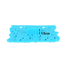 Load image into Gallery viewer, FineDecor Leaf Shape Fondant Quilt Mold Embosser Biscuit Mold Cookie Cutter For Cupcake Decoration And Cake Decorating DIY Tool - FD 3263