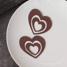 Load image into Gallery viewer, FineDecor Heart Shape Chocolate Garnishing Sheet For Chocolate And Cake Decoration (4 Cavity),FD 3357