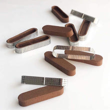 Load image into Gallery viewer, FineDecor Perforated Oval Shape Tart Ring - Stainless Steel Tart Ring for Baking 3 Pieces Set ( 2.5 * 1 in, 3 * 1.5 in, 3.5 * 2.5 in ) - FD 3308