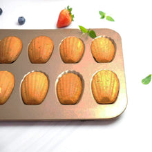 Load image into Gallery viewer, FineDecor Madeleine Pan (12-Cavity) Non-Stick Seashell Shape Madeleine Mold / Baking Mold, FD 3030