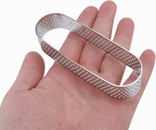 Load image into Gallery viewer, FineDecor Perforated Oval Shape Tart Ring - Stainless Steel Tart Ring for Baking 3 Pieces Set ( 2.5 * 1 in, 3 * 1.5 in, 3.5 * 2.5 in ) - FD 3308