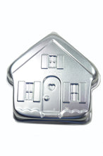 Load image into Gallery viewer, FINEDECOR FD2101 3D House Shape Cake Pan/Tin