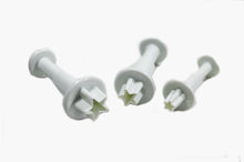 Load image into Gallery viewer, Finedecor Flower Blossom Shape Plunger Cutter Tools 4 Pcs - FD 2435
