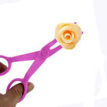 Load image into Gallery viewer, FineDecor Suger Craft Flower Lifter &amp; Flower Nail Combo, Durable for Cake Decorating for Sugar Paste &amp; Chocolate (FD 2939 &amp; FD 3211)
