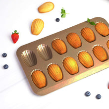Load image into Gallery viewer, FineDecor Madeleine Pan (12-Cavity) Non-Stick Seashell Shape Madeleine Mold / Baking Mold, FD 3030
